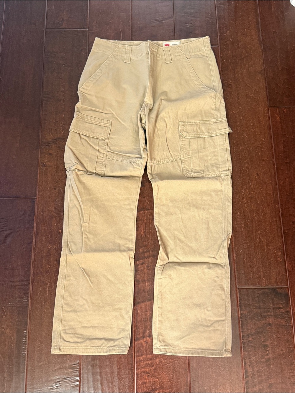 Wrangler Men's Cargo Pants in Tan